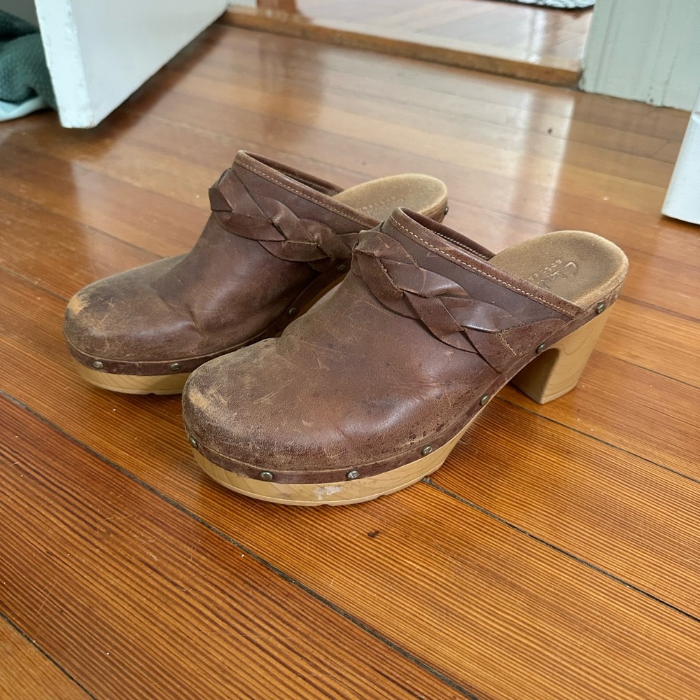 Clarks Clogs